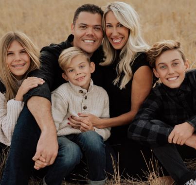 Jeremy James Osmond with his wife Melisa and their kids